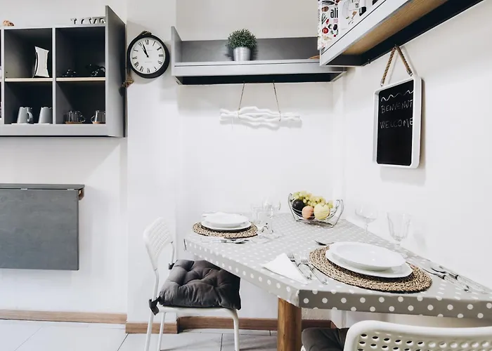 Piazza Aldrovandi - Quiet Balcony Apartment In The Historic Center شقة بولونيا